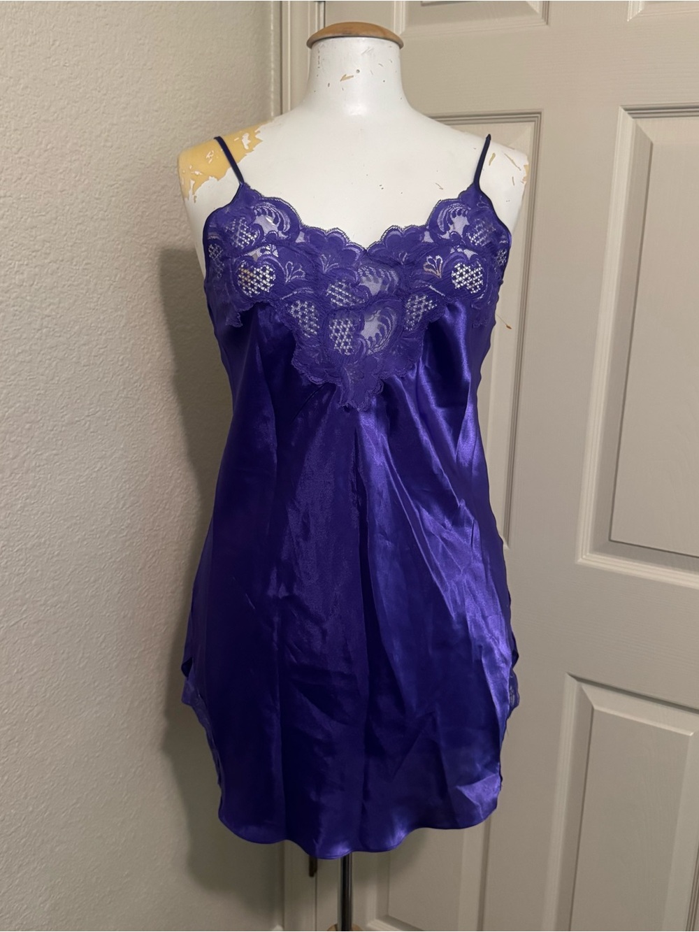 Victoria's Secret Purple Solid Lace Trim Chemise Slip M Adjustable Straps
